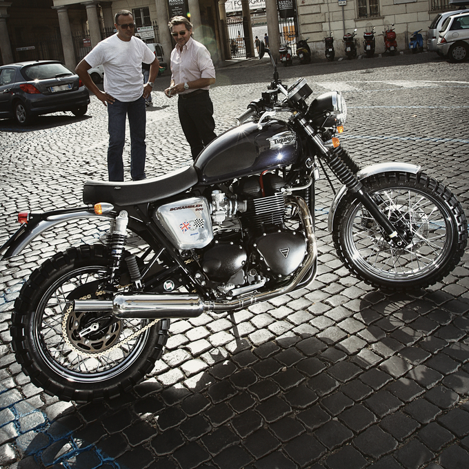 Triumph Scrambler Deep Blue 3 IMG 4887